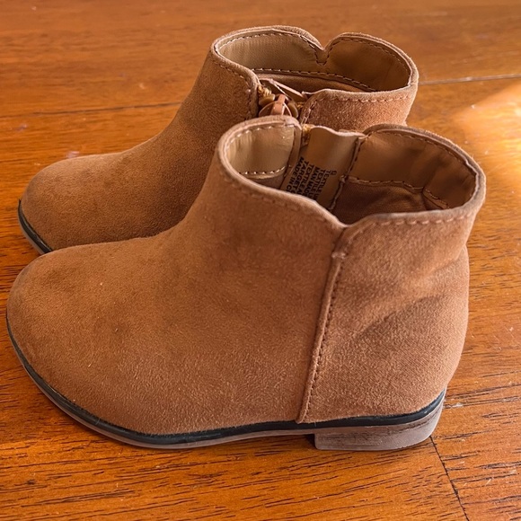 Cat & Jack Penelope toddler booties, size 6, cognac - Picture 2 of 5